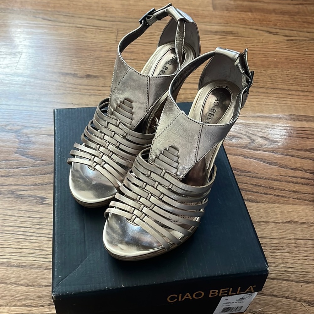 Ciao Bella Wedge Heels Size 7